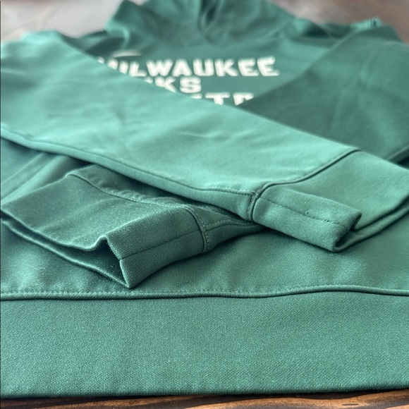 Big Boys Large 14/16 Nike Green Milwaukee Bucks Basketball Hoodie Sweatshirt Kid - Picture 5 of 9